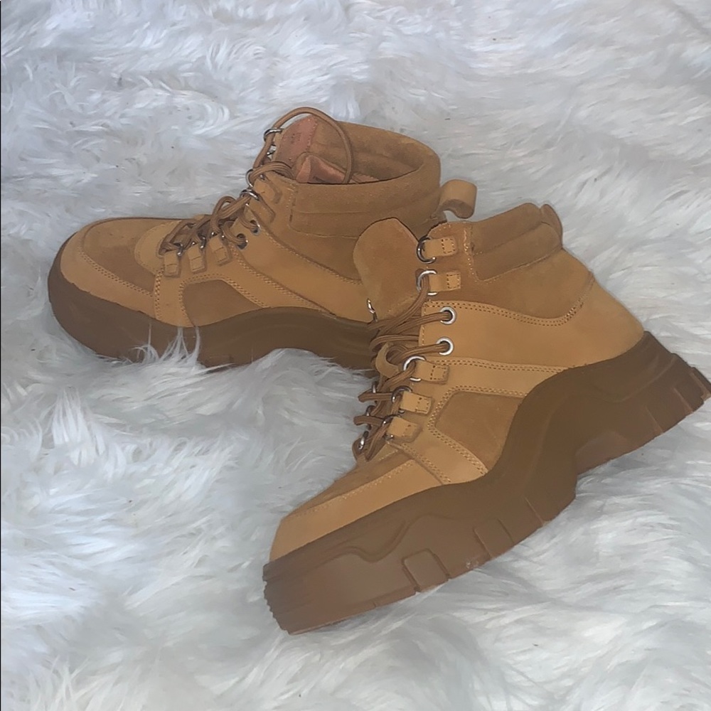 Comfortable boot size Us38